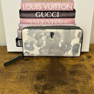 Unbranded Zipper wallet EUC